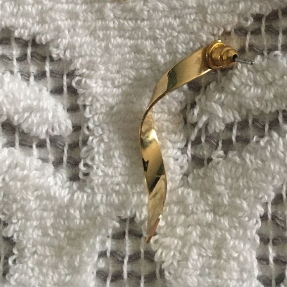 Gold Twist Earrings  - Picture 5 of 6